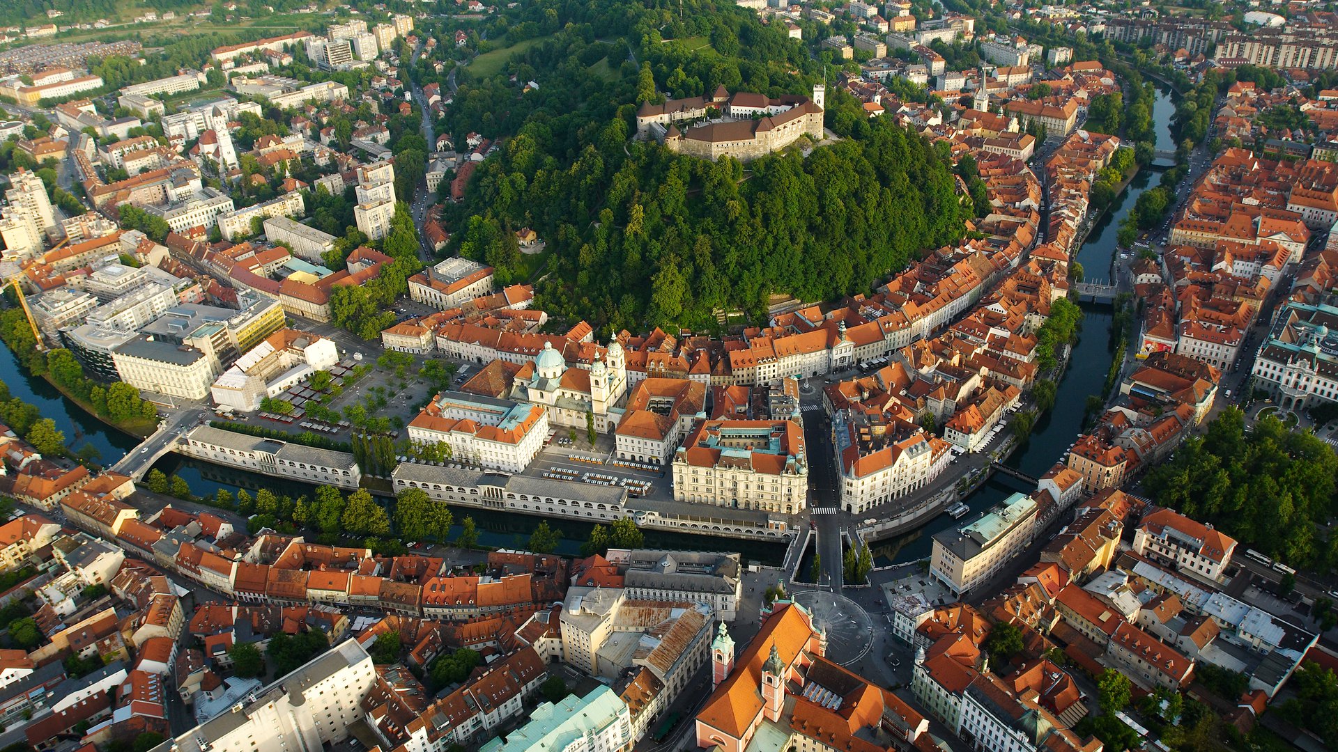 Ljubljana iz zraka, Tomo Jeseničnik.jpg